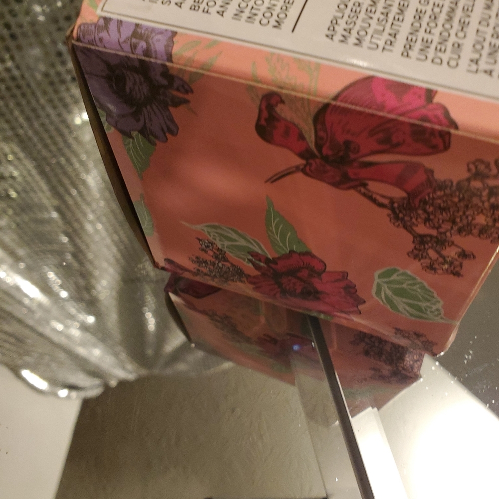 New Rose Infused Scalp Massager - Picture 3 of 5